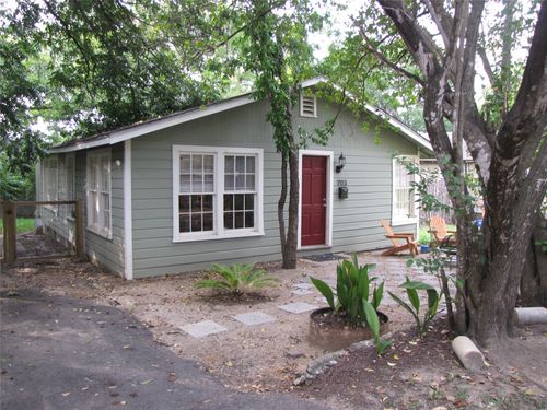 703 Upson St, Austin, TX, 78703-4506 | Card Image