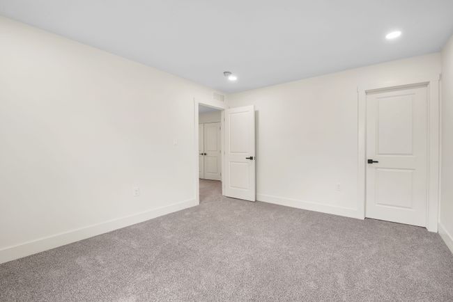 Bedroom w/ walk in closet | Image 17