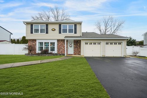 11 Regina Dr, Howell, NJ, 07731-1946 | Card Image