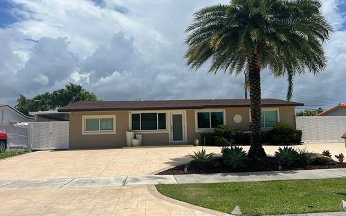 9535 Sw 46th Ter, Miami, FL, 33165-5835 | Card Image