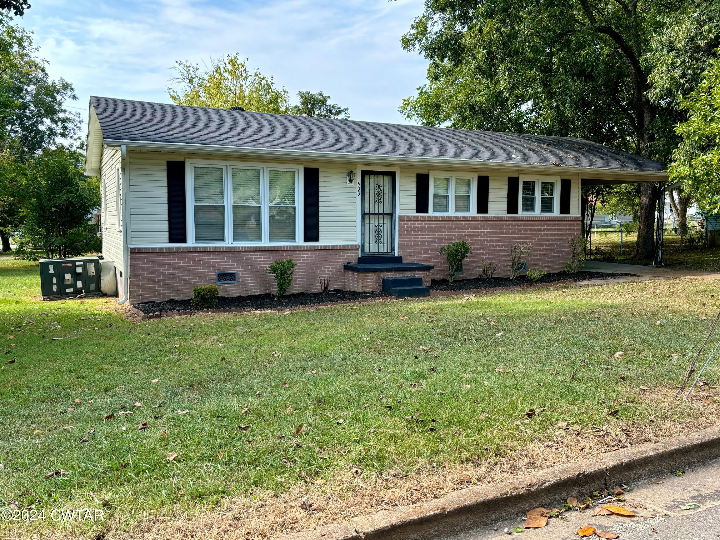 Weaver St, Lexington, TN 38351