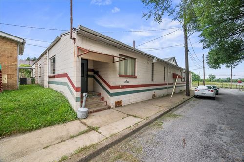 8 S 8th St, Sharpsville, PA, 16150-2003 | Card Image