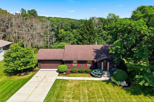 7975 Stagecoach Road, CROSS PLAINS, WI, 53528 | Card Image