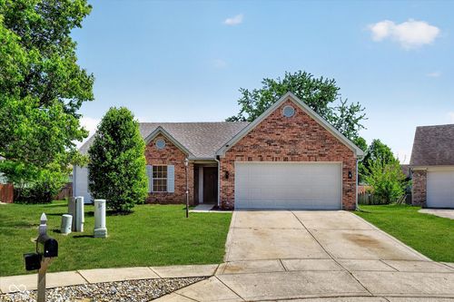 5401 Chestnut Woods Dr, Indianapolis, IN, 46224-6188 | Card Image