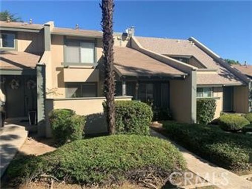 1315 Camelot Dr, Corona, CA, 92882 | Card Image