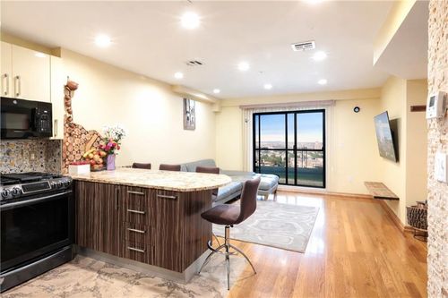 9b-3015 Brighton 6th Street, Brooklyn, NY, 11235 | Card Image