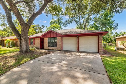 5839 Ettrick Dr, Houston, TX, 77035-4237 | Card Image
