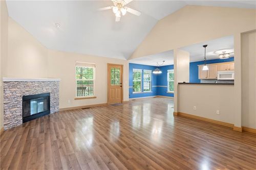 1219 Sandusky Dr, Eudora, KS, 66025-8925 | Card Image