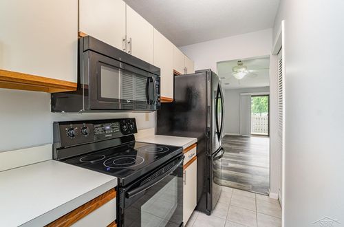 301 S Walnut St, Bay City, MI, 48706-4924 | Card Image