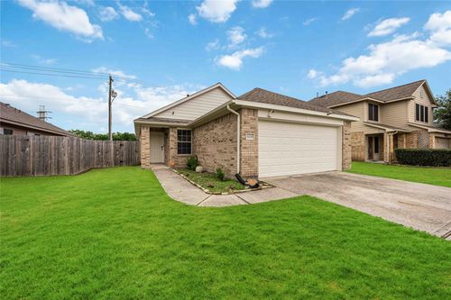 8426 Bay Run Ave, Baytown, TX, 77521-8658 | Card Image
