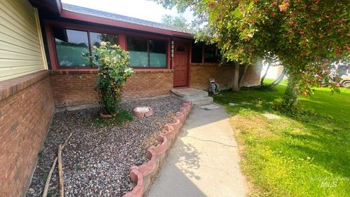 3949 Nw Linda Pl, Mountain Home, ID, 83647-5670 | Card Image