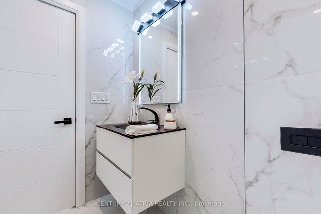 42 Coventry Crt, House other with 7 bedrooms, 5 bathrooms and 2 parking in Richmond Hill ON | Image 10