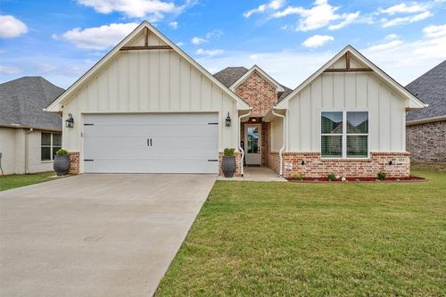 224 Kaul Ln, Bullard, TX, 75757-1239 | Card Image