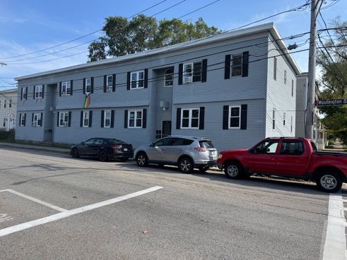 60 Washington St, Bristol, RI, 02809-2451 | Card Image