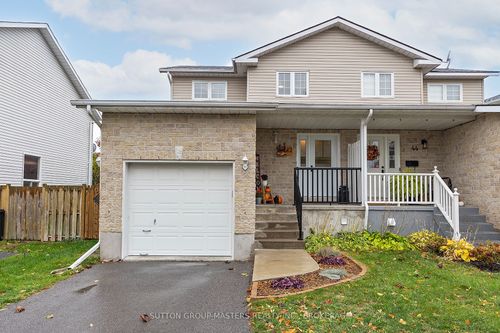 42 Clifford St, Amherstview, ON, K7N1Y5 | Card Image