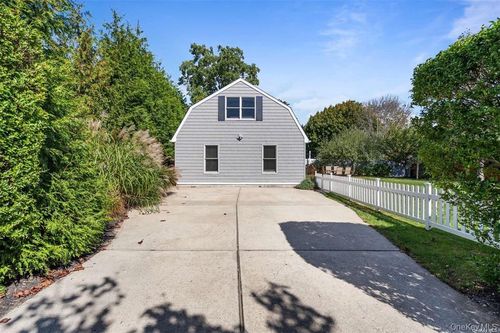 a-25 Gardners Ln, Hampton Bays, NY, 11946-3217 | Card Image