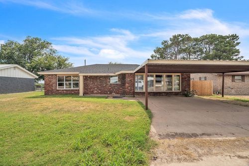 1429 Bandera Dr, Roscoe, TX, 79545-3501 | Card Image