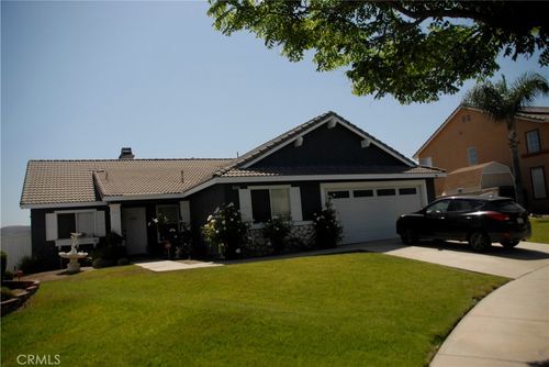 2007 Aberdeen Dr, Corona, CA, 92881-7236 | Card Image