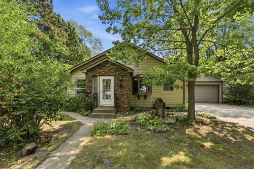 24 21st Ave S, Saint Cloud, MN, 56301-3912 | Card Image