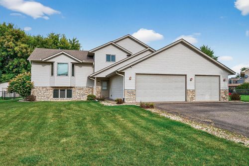 20188 Farnham Ave N, Forest Lake, MN, 55025-9813 | Card Image