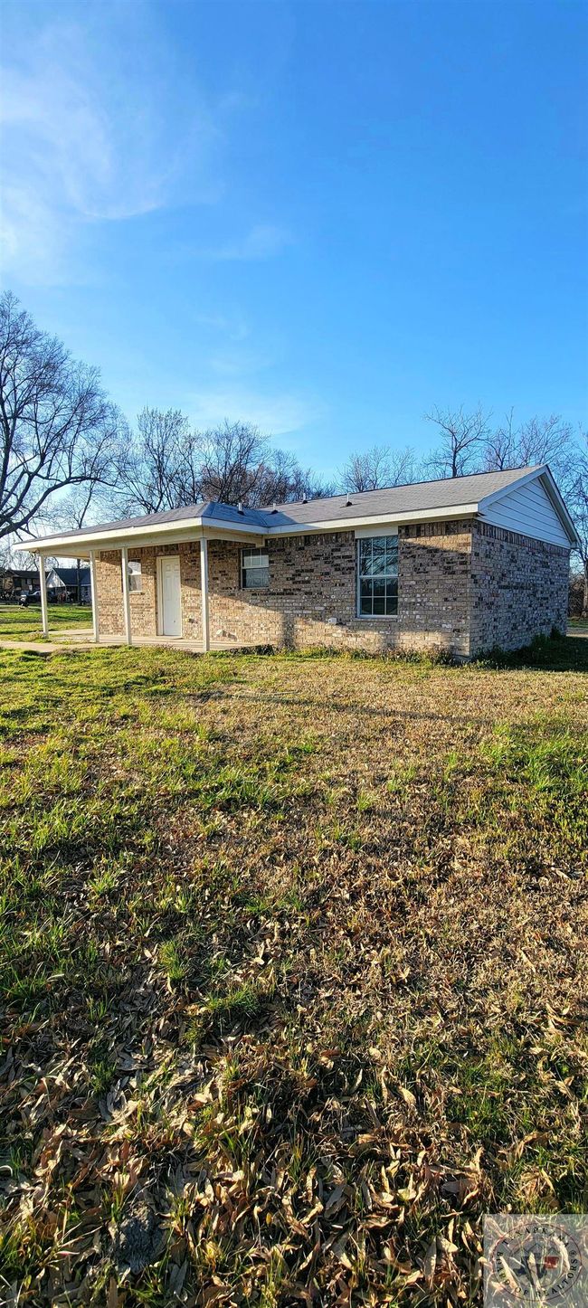 127 - 127 Us Highway 82 E, House other with 2 bedrooms, 1 bathrooms and null parking in Annona TX | Image 15