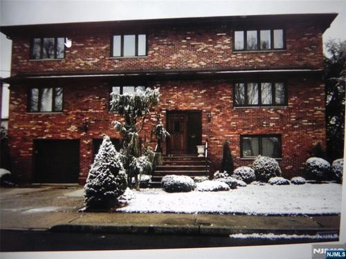 52 Wilson St, Little Ferry, NJ, 07643-1331 | Card Image