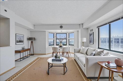 apt-1311-988 Franklin St, Oakland, CA, 94607-4244 | Card Image