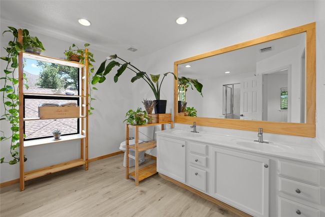 Primary Bathroom | Image 20