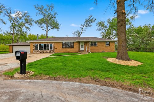 235 2740s Rd, Kankakee, IL, 60901-8016 | Card Image