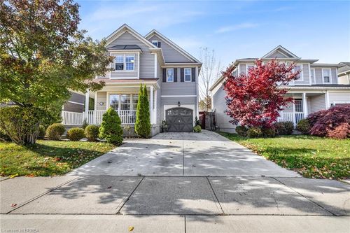 18 Hollinrake Ave, Brantford, ON, N3T0A6 | Card Image