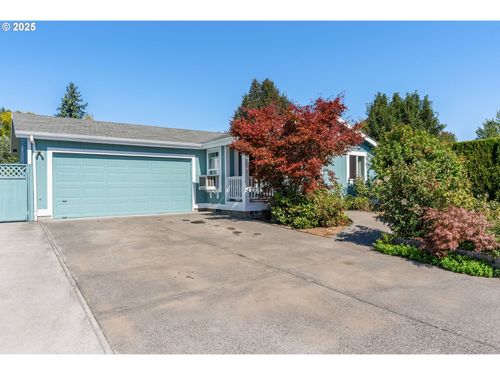 3620 Homestead Dr, Hood River, OR, 97031-8488 | Card Image