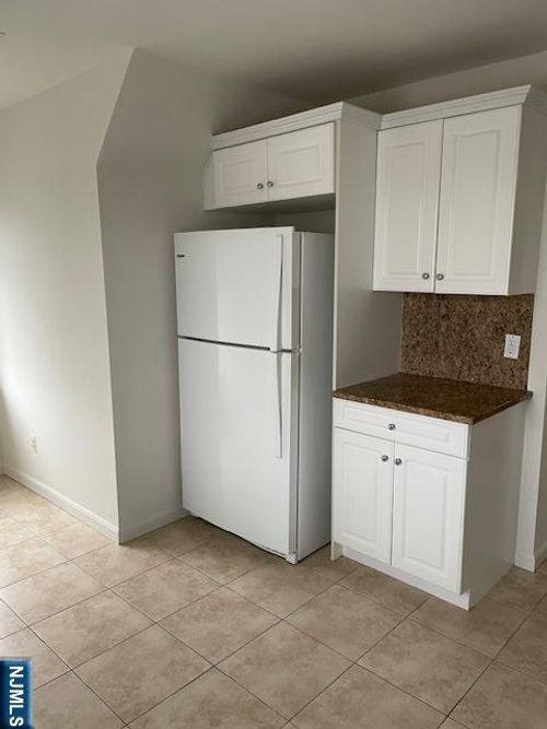 2174 Edwin Ave, Fort Lee, NJ, 07024-3436 | Card Image