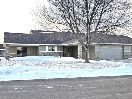 1907 Upper Trentwood Cir Ne, Willmar, MN, 56201-2287 | Card Image