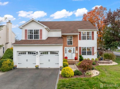 5 Sutton Pl, Helmetta, NJ, 08828-1156 | Card Image