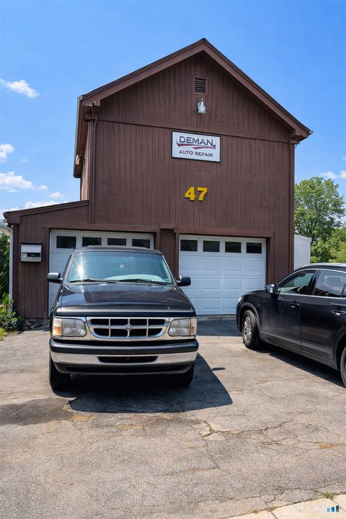 437 Zion St, Hartford, CT, 06106-3035 | Card Image