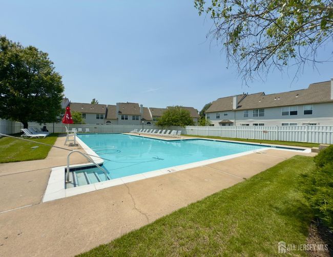 67 Nova Dr, Townhouse with 2 bedrooms, 3 bathrooms and null parking in Piscataway NJ | Image 19