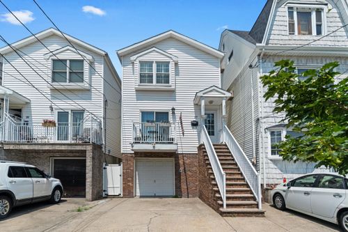 27 East 34th St, Bayonne, NJ, 07002 | Card Image