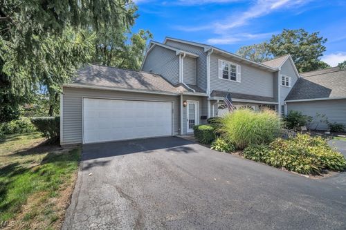 6996 Mill Rd, Brecksville, OH, 44141-1812 | Card Image