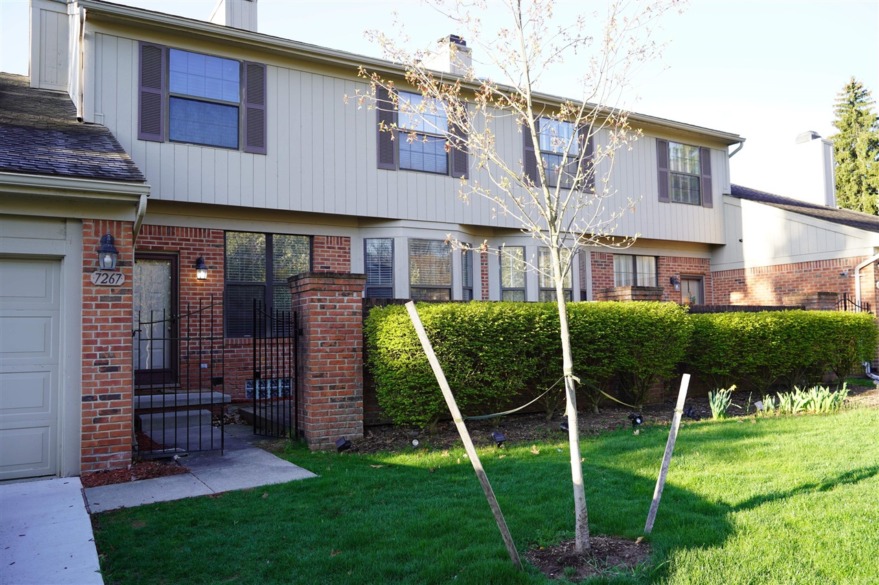 Green Farm Rd, West Bloomfield, MI 48322