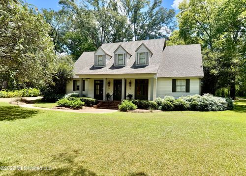 4 Lafayette Cir, Clinton, MS, 39056-9650 | Card Image
