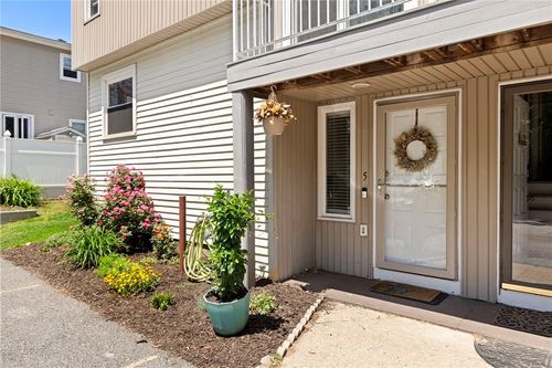 5-27 Kiley St, North Providence, RI, 02911-2748 | Card Image
