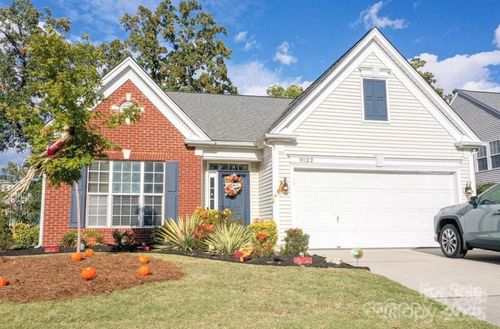 9122 Kestral Ridge Dr, Charlotte, NC, 28269-6168 | Card Image