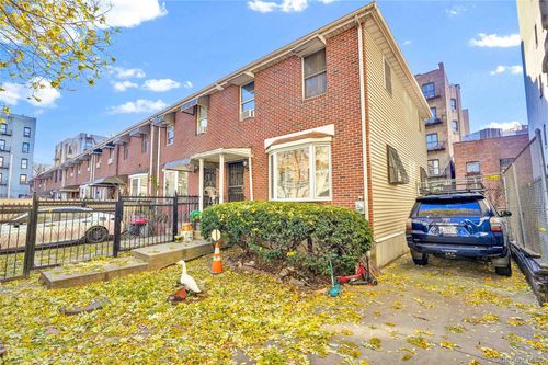 522 E 139th St, Bronx, NY, 10454-2610 | Card Image