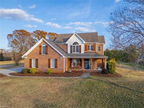 206 Garden Valley Dr, Winston-Salem, NC, 27107-5002 | Card Image