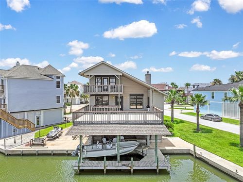 214 Easterly Dr, Tiki Island, TX, 77554-8152 | Card Image