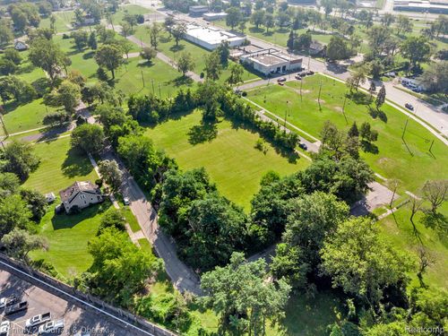 530 S Colonial St, Detroit, MI, 48217-1425 | Card Image