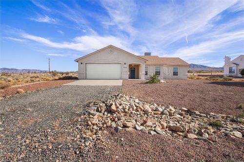 9324 N Vista Dr, Kingman, AZ, 86401-8184 | Card Image