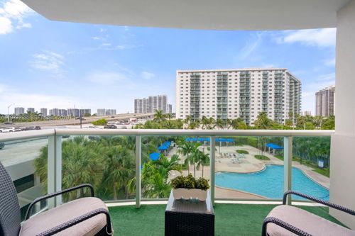 apt-402-19370 Collins Ave, Sunny Isles Beach, FL, 33160-2204 | Card Image