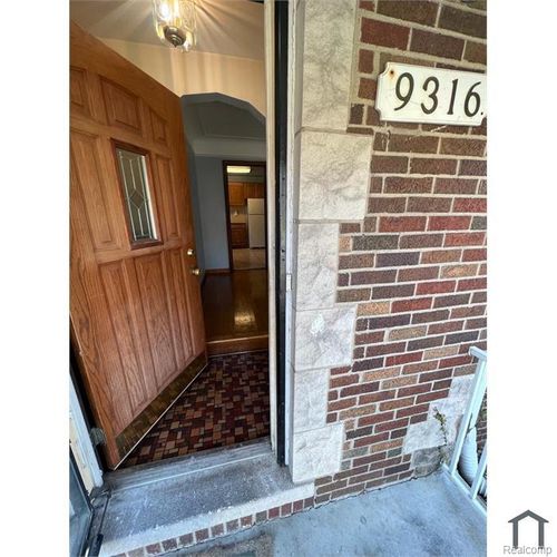 9316 Mckinney St, Detroit, MI, 48224-2531 | Card Image
