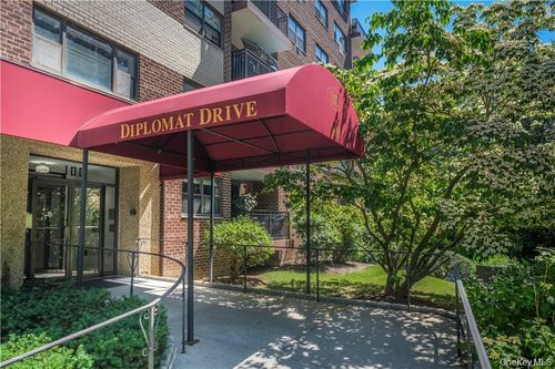 apt-8j-100 Diplomat Dr, Mount Kisco, NY, 10549-2016 | Card Image